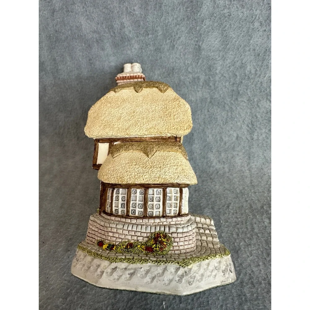 David Winter Cottage Audreys Tea Room 1990‎ Miniature Hand Painted Great Britain